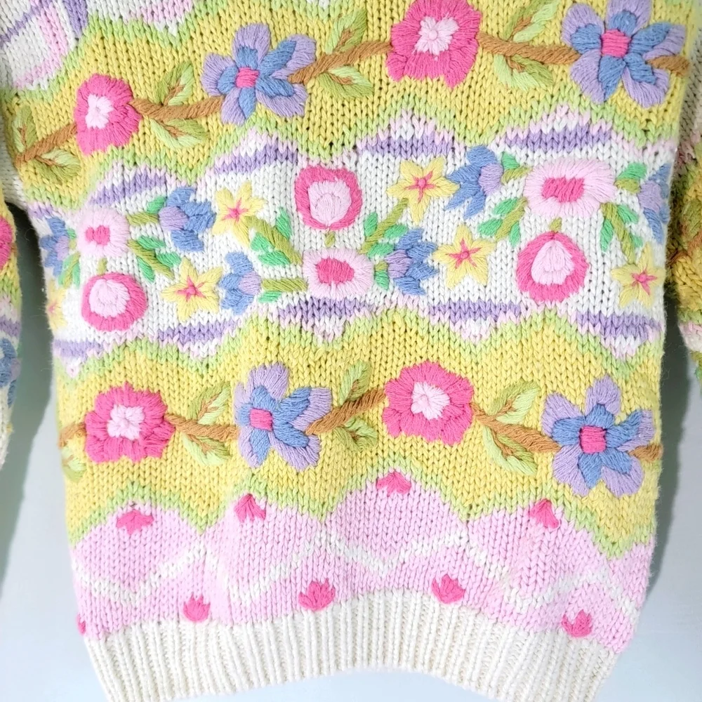 VTG CC Bates Cream Multicolored Floral Girls Sweater Sz L/6X Cottagecore Cute
